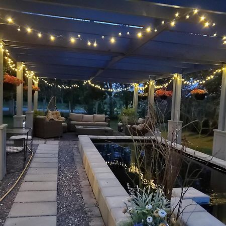 The Walnut Grove Bnb Harrow 외부 사진